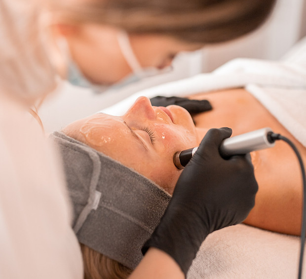 Ultraschallbehandlung bei bareSkin